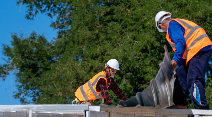 Professional gutter cleaning in Rayville, MO